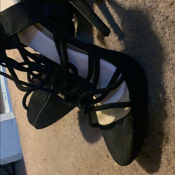 Heels - Picture 3 of 3